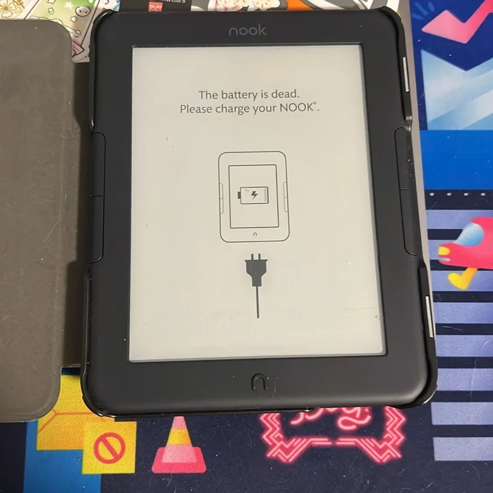 Barnes & Noble Glowlight 4 and case